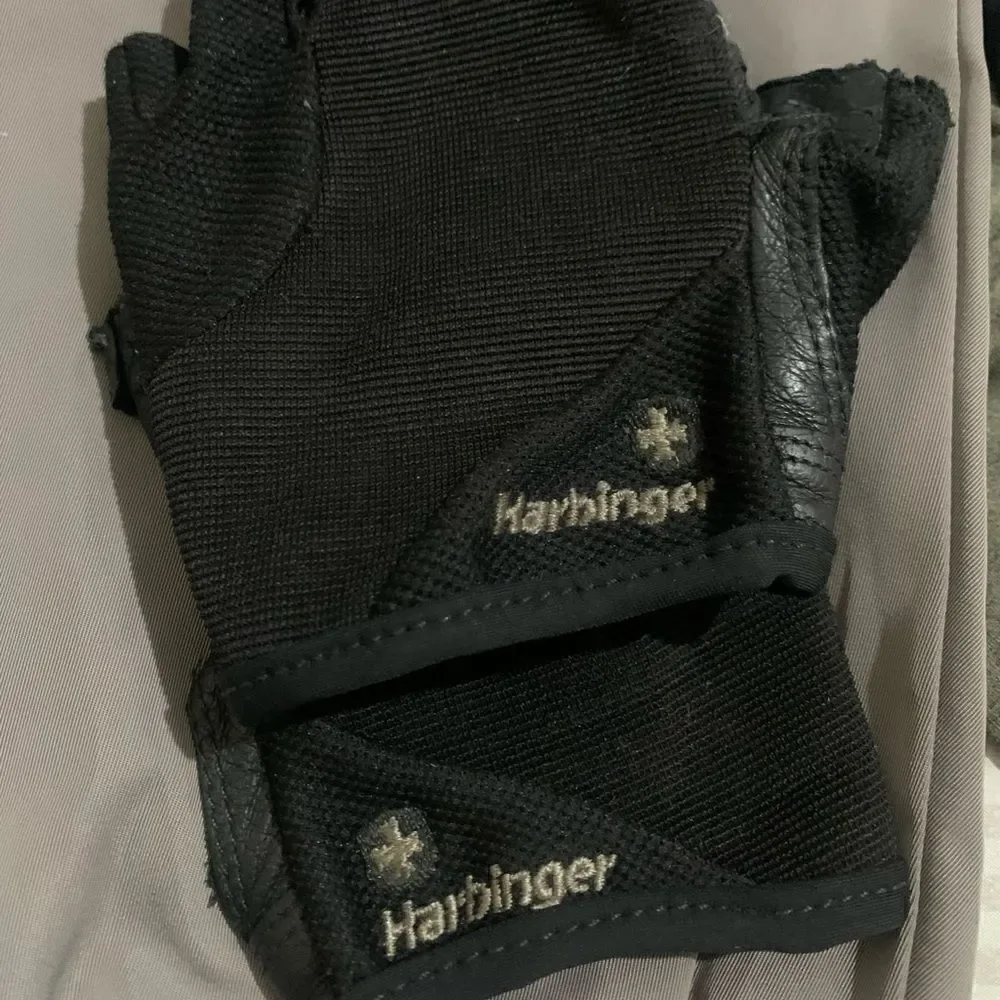 Harbinger lifting gloves torn up womens size S/M